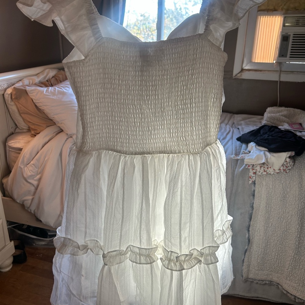 Elegant White Ruffle Dress - Picture 3 of 4